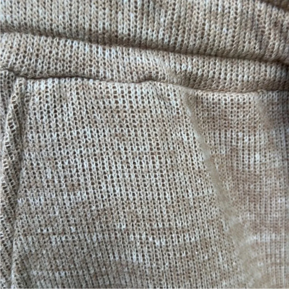 7 For All Mankind Wide-Leg Knit Drawstring Pants in Light Tan/Cream - Picture 4 of 9